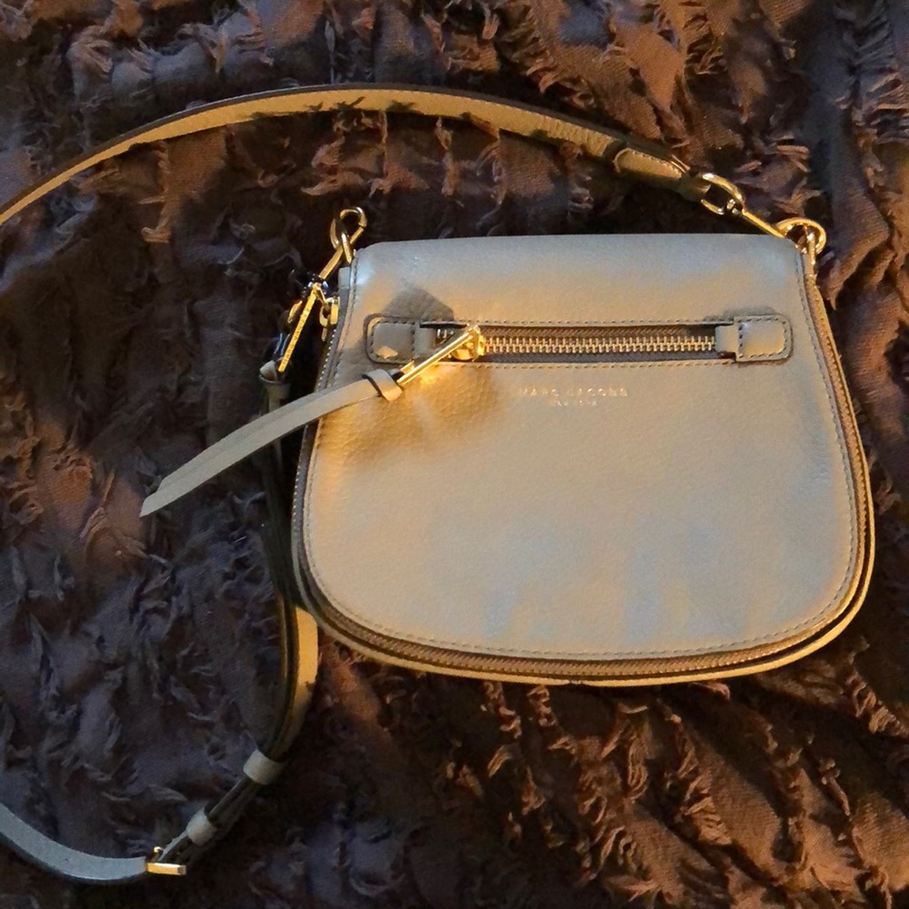 marc jacobs cream crossbody purse